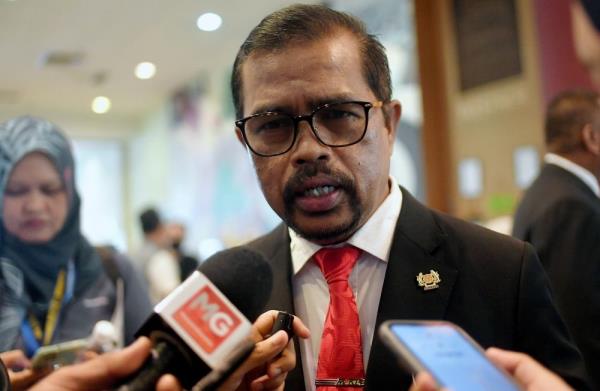 Cuepacs: Proposal to set minimum salary of RM1,800 for civil servants submitted to PM 